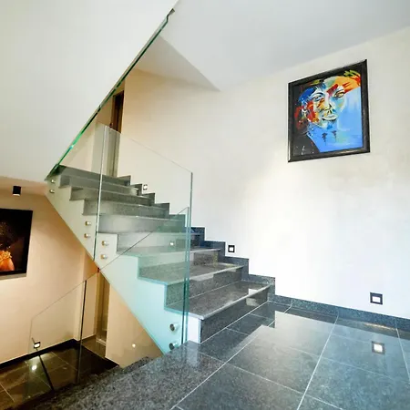 Polejanov Apartment Raslog